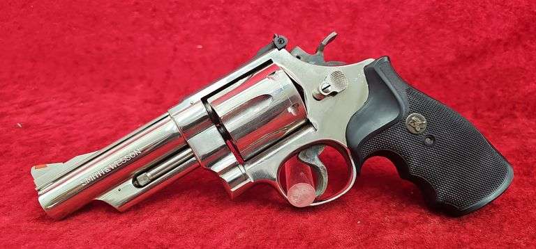 Smith & Wesson  29-2 Nickle   44 Mag  Revolver