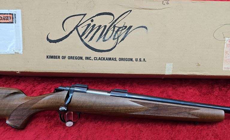 Kimber   Model 84 Classic   221 REM Fireball  Rifle
