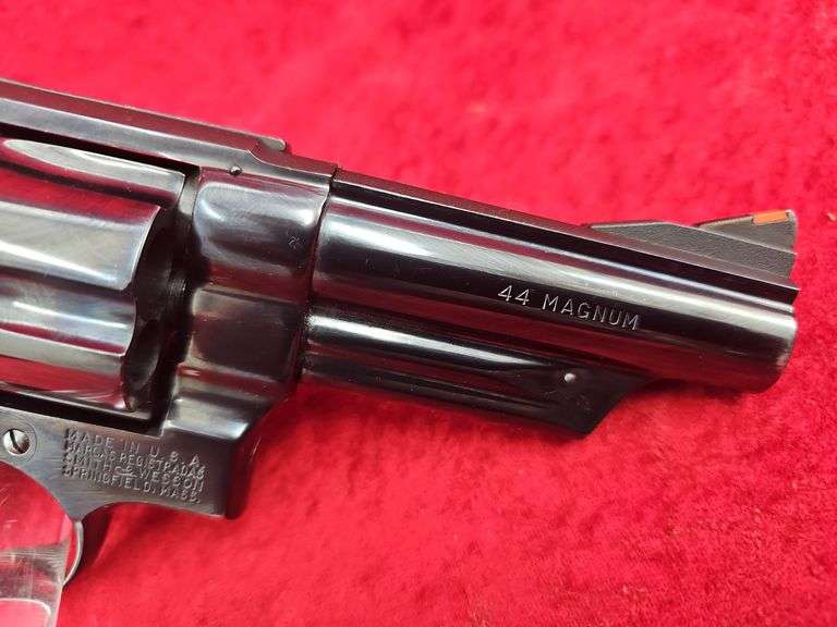 Smith & Wesson  Model 29-2  44 Mag  Revolver