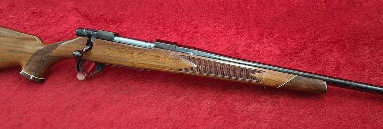 Weatherby  Vangaurd Deluxe  270 cal.   Rifle