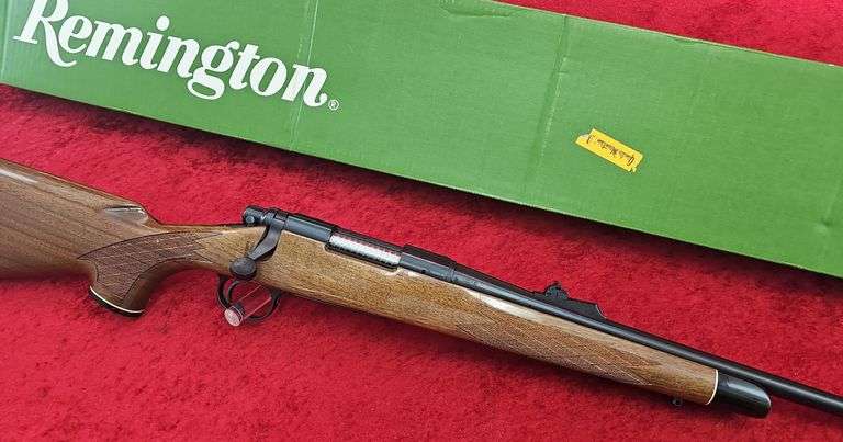 Remington  Model 700 CDL  in rare 6mm REM  Rifle