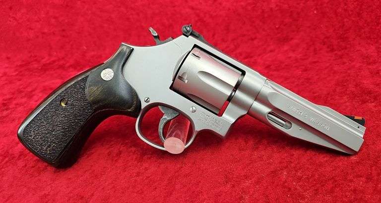 Smith & Wesson   Model 686-6 SSR  357 Magnum   Revolver