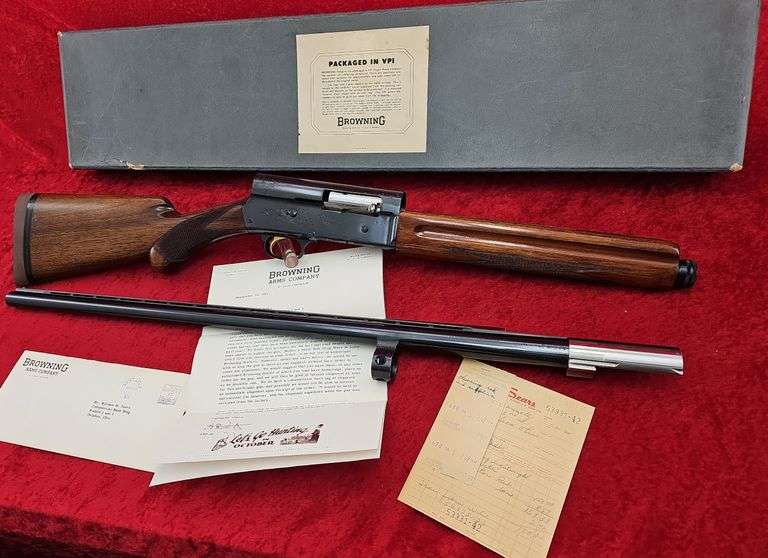 NIB Browning   Light Twelve A5  12 ga.   Shotgun