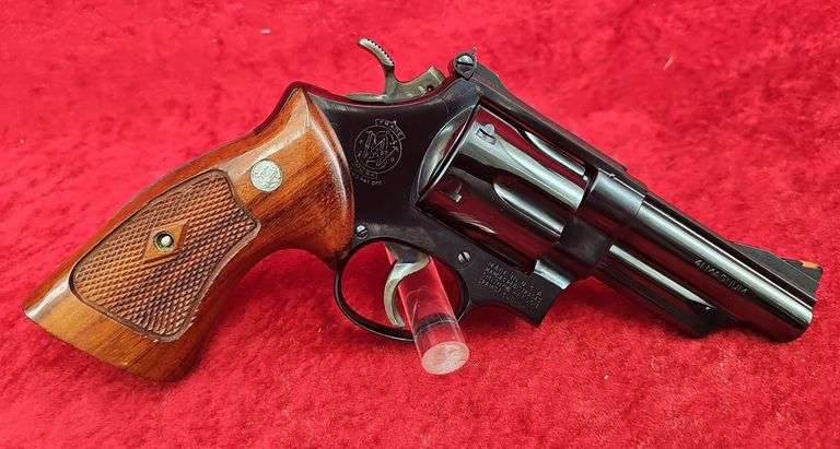 Smith & Wesson  Model 57  41Mag  Revolver