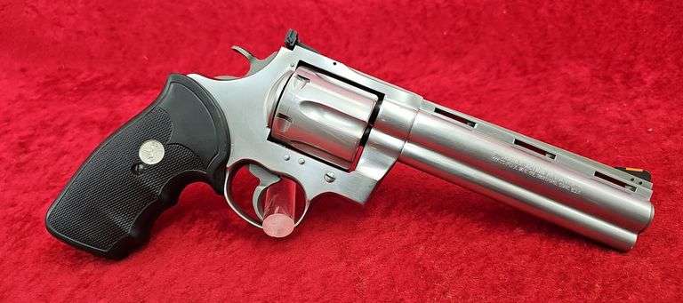 Colt  Anaconda   44 Magnum   Revolver