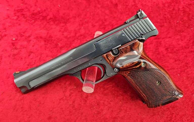 Rare Smith & Wesson  41  22 cal.  Pistol w/rare 5" bbl.