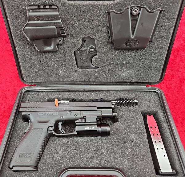 Springfield Armory  XD Tactical   40 cal.   Pistol
