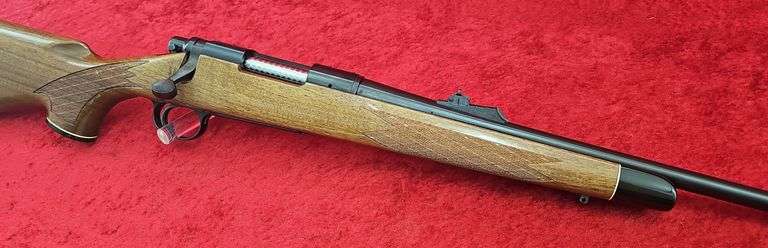 Remington  Model 700 CDL  in rare 6mm REM  Rifle