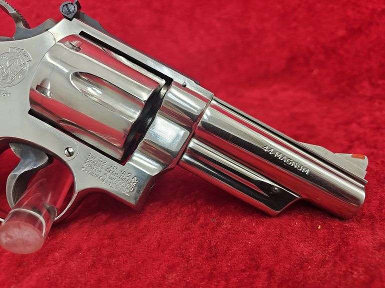 Smith & Wesson  29-2 Nickle   44 Mag  Revolver