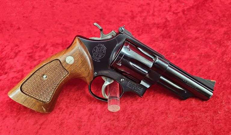 Smith & Wesson  Model 29-2  44 Mag  Revolver