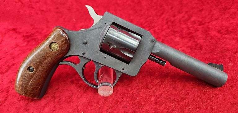 New England  Model R73  32 H&R Mag  Revolver