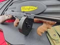 Auto Ordnance   Model 1927A1 Thompson   45 ACP  w/Violin Case