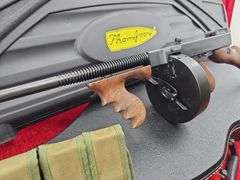 Auto Ordnance   Model 1927A1 Thompson   45 ACP  w/Violin Case