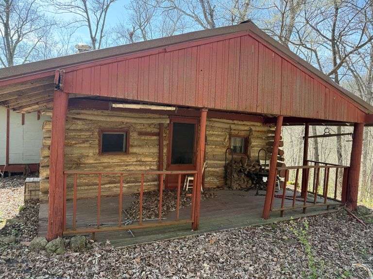 15.54 m/l acre -Wooded Grant County Land & Cabin
