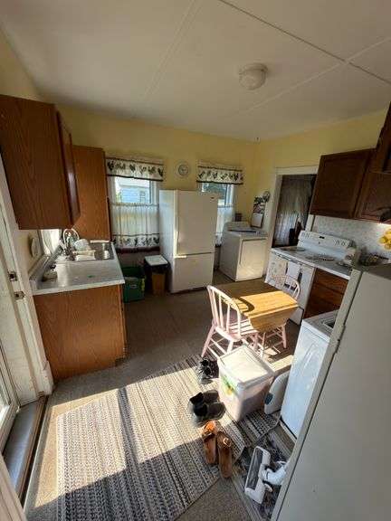 Kitchen Contents (No Appliances)