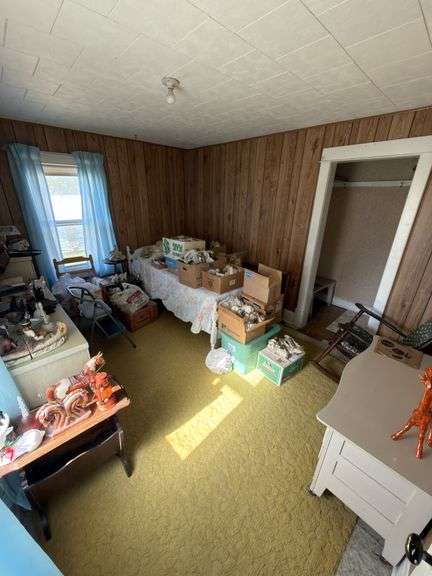 Upstairs Bedroom 2 Contents