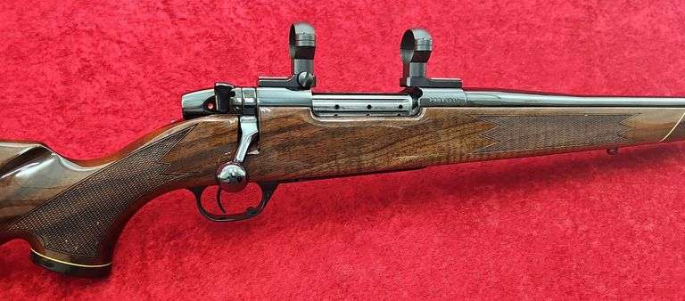 Weatherby  Mark V Deluxe  270 WBY Mag  Rifle