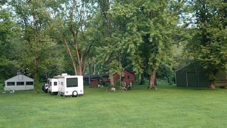 Mississippi River Front Cabins & 12 Acres!