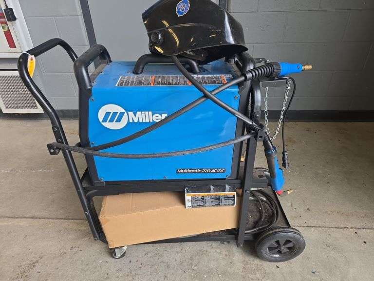 Miller Multimatic 220 AC/DC Welder
