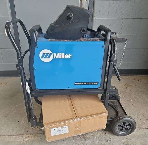 Miller Multimatic 220 AC/DC Welder