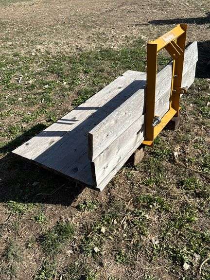 3 pt. Platform, Cat 1 Hitch, 84” Wide - Kraupie's Real Estate & Auctioneers