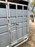 2010 Travalong Advantage GN Stock Trailer