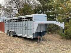 2010 Travalong Advantage GN Stock Trailer