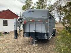 2010 Travalong Advantage GN Stock Trailer