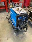 Miller Matic 140 auto set,  like new, with argon bottle, and consumables