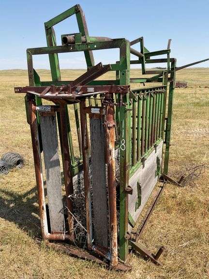 Big Valley Squeeze Chute with Pearson Head Catch