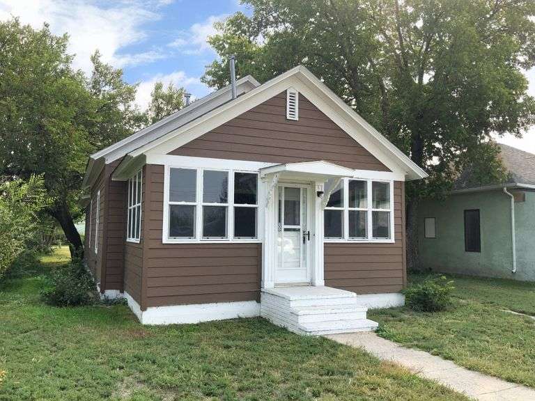 910 O Street, Bridgeport Home Auction