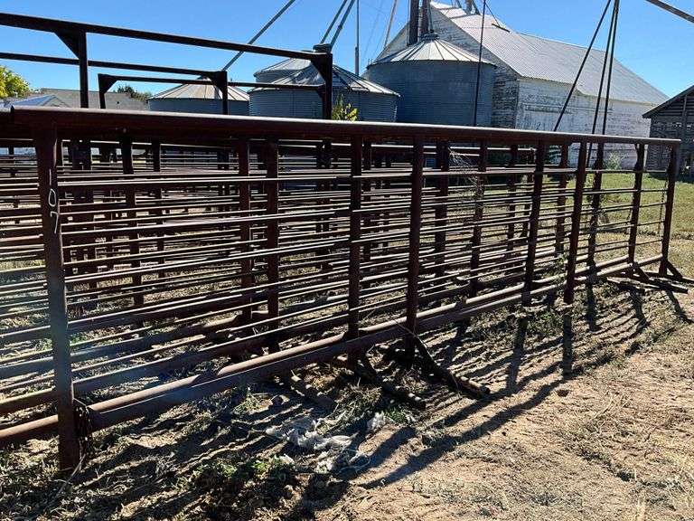 5 - D&S Welding 24’ Free Standing Panels