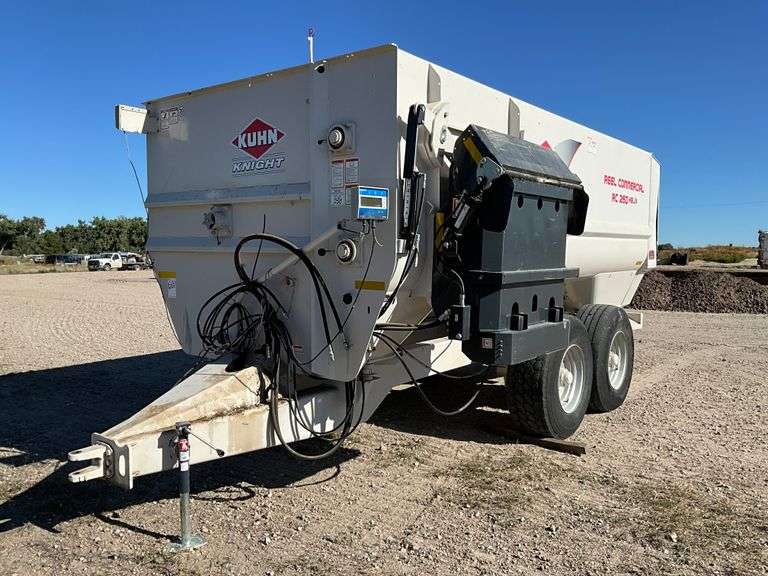 2018 Kuhn Knight RC 260 Helix Feed Wagon, Used Very Little! Nice Outfit.