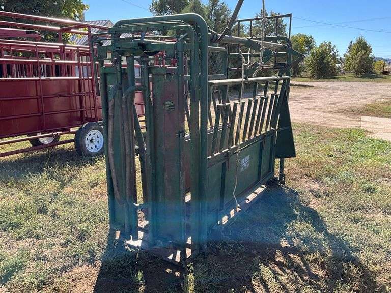 Big Valley Manual Working Chute, Self Catching Head Catch, Steel Floor