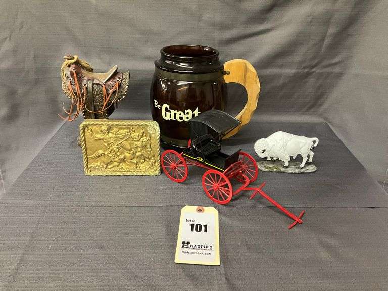 Plastic Buffalo, Trail Harvey Western Theme Plaque, JD Buggy and More