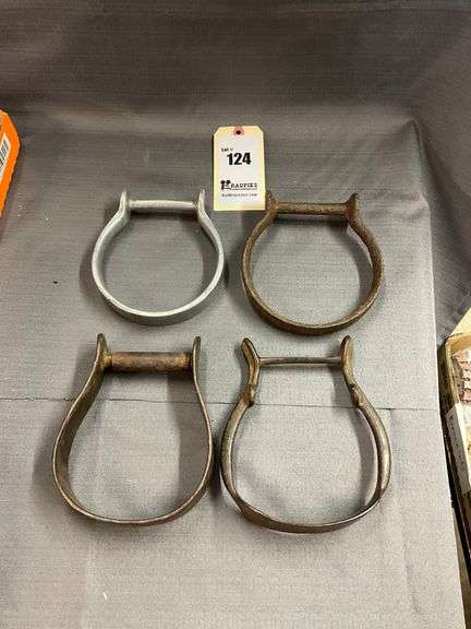 Assortment of Single Metal & Oxbow Stirrups