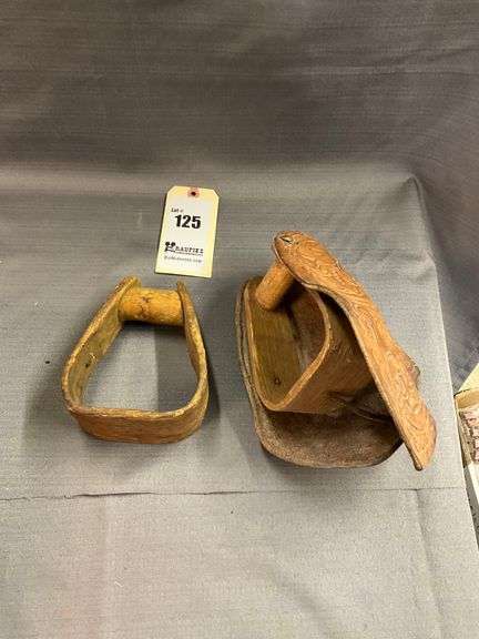 Wooden Stirrup and Wooden Stirrup with Leather Tapadero