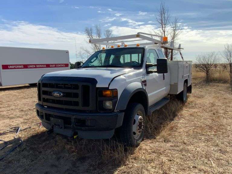 2011 Ford F450 Extended Cab Pickup with Scelzi Service Box