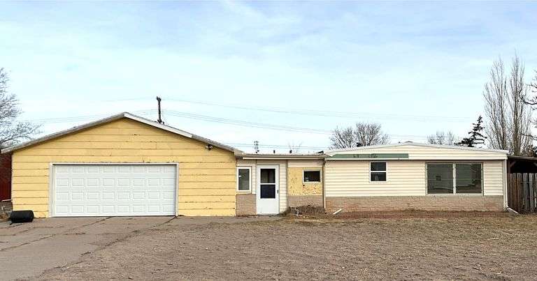 1818 So. Main St., Bridgeport, NE