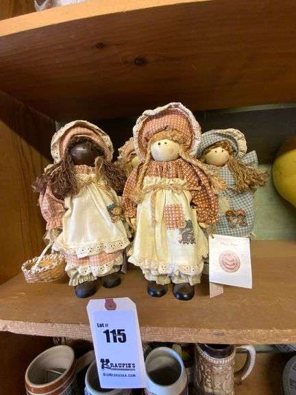 Lindsey Hollow Wooden Dolls