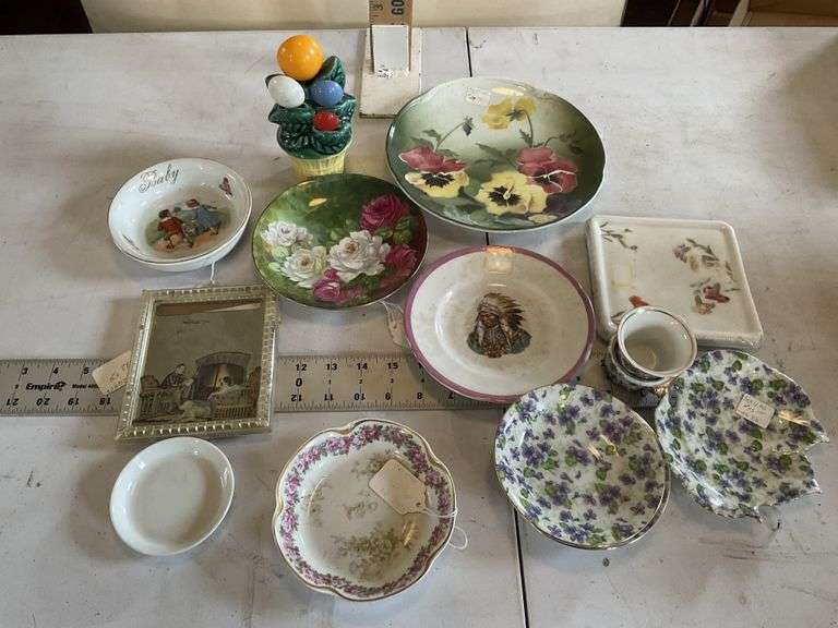 Plates, teaspoon holder, baby bowl, etc