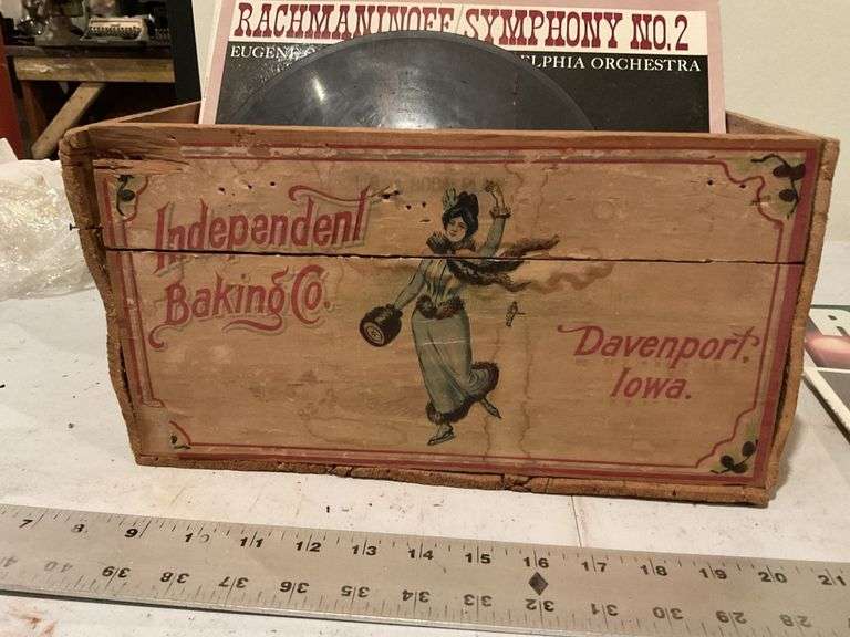 Record albums in independent baking company