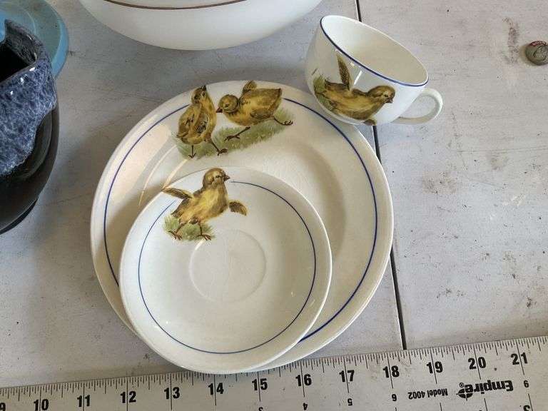 Vases, saucer set, etc