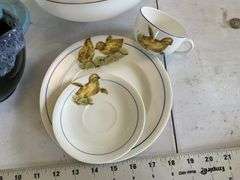 Vases, saucer set, etc