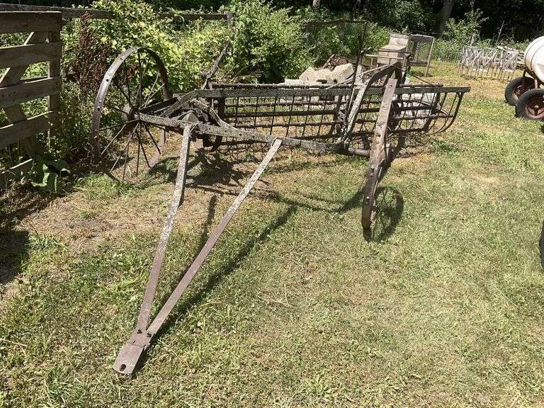 11 foot side rake - Legacy Auction Company