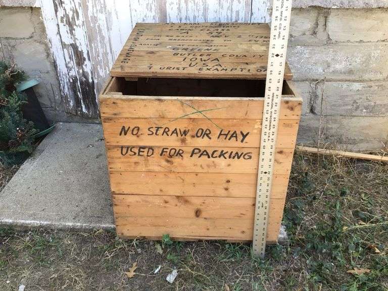 Wooden storage box, 25 in x 25 in
