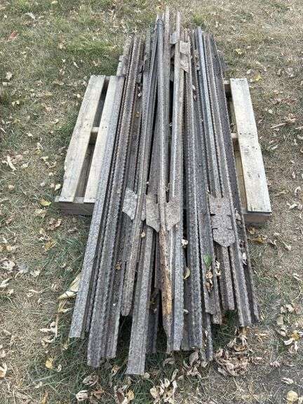 Approx 25 6’ steel posts