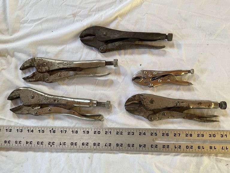 Vise grips and locking pliers