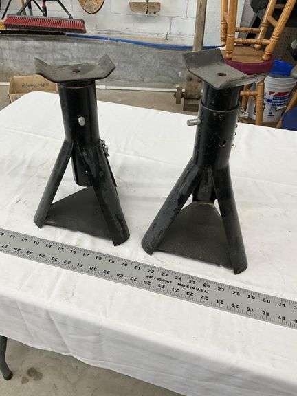 Jack stands