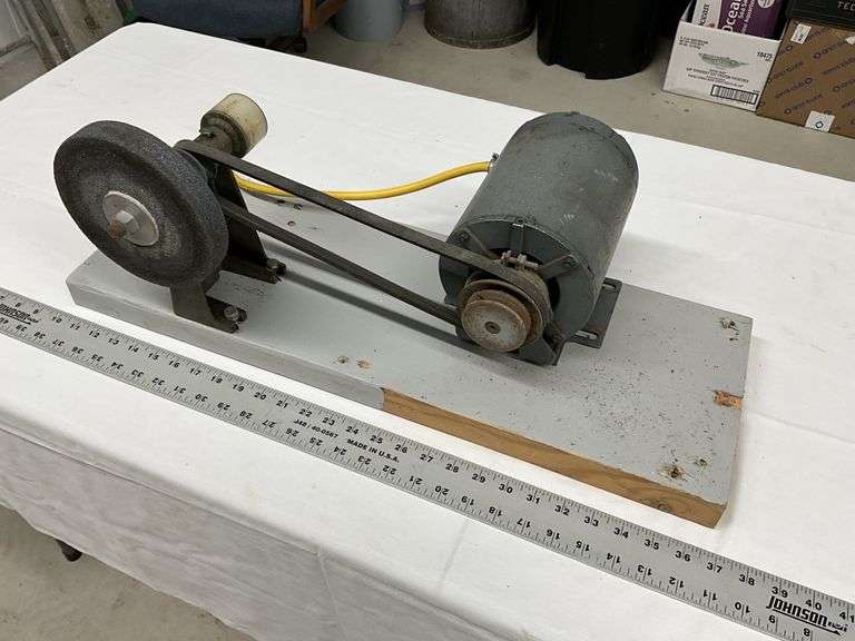 Bench grinder